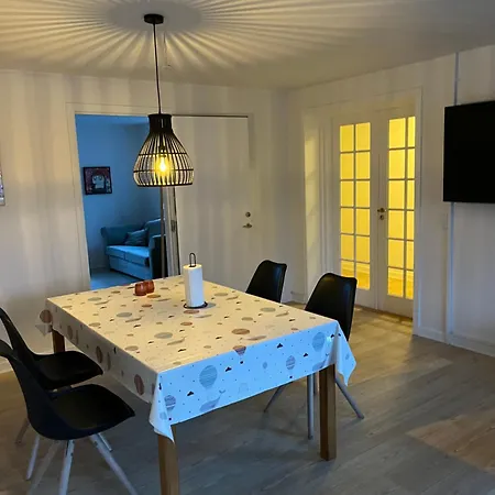 Casa Of Bricks - Downtown Holidays * 比隆